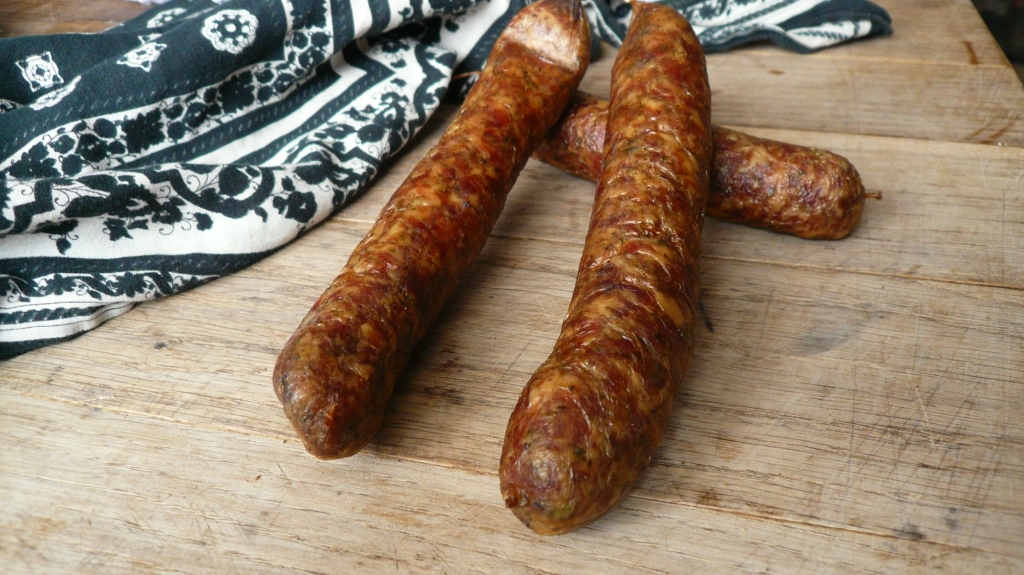 Zwei geräucherte Bratwurst frisch aus Bayern von deiner Tante Bayern nur für dich